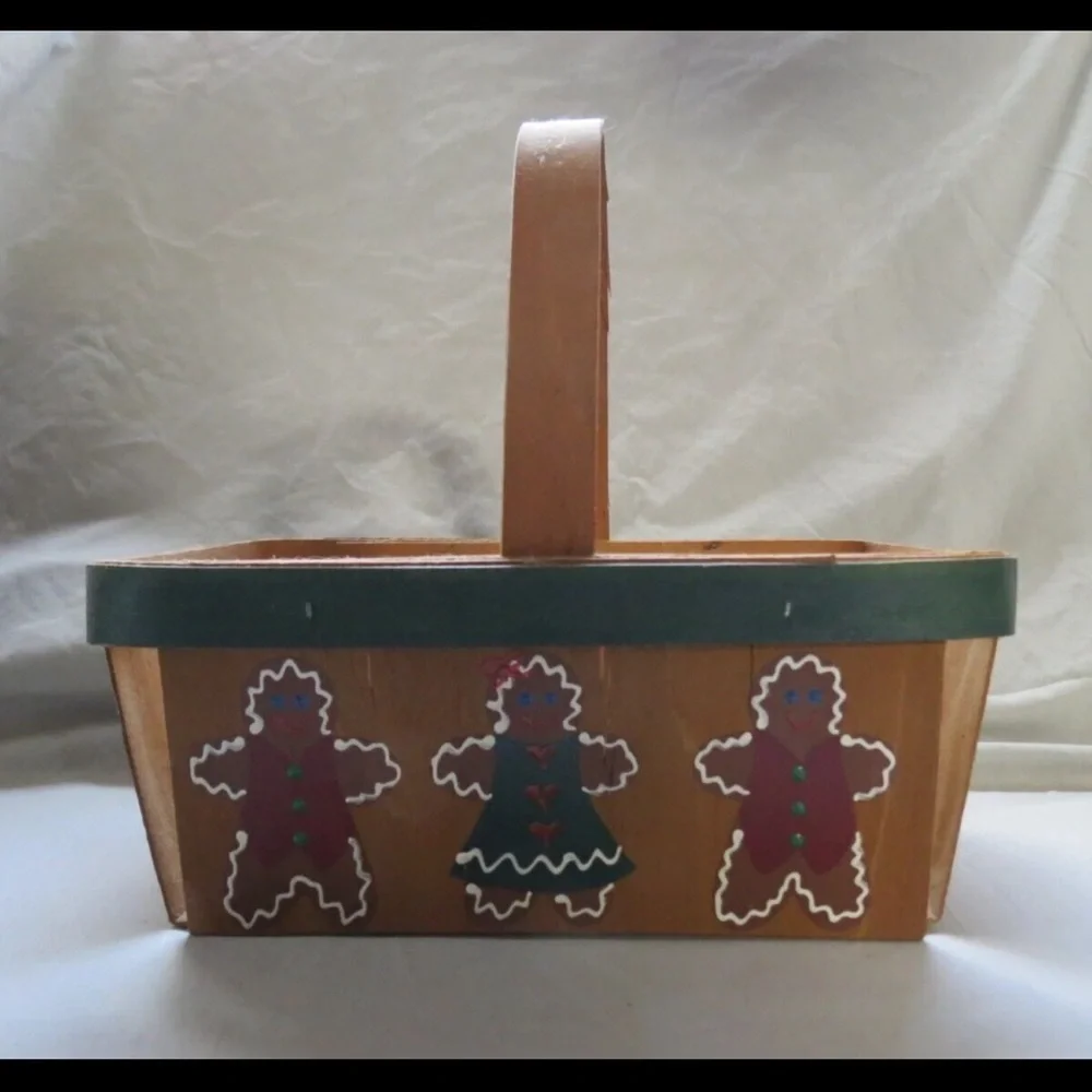 Vintage 1990’s Gingerbread Themed Wooden Basket